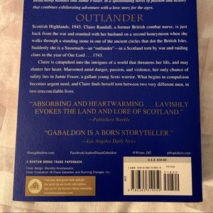 Book- Diana Gabaldon, Outlander, 627 pages.